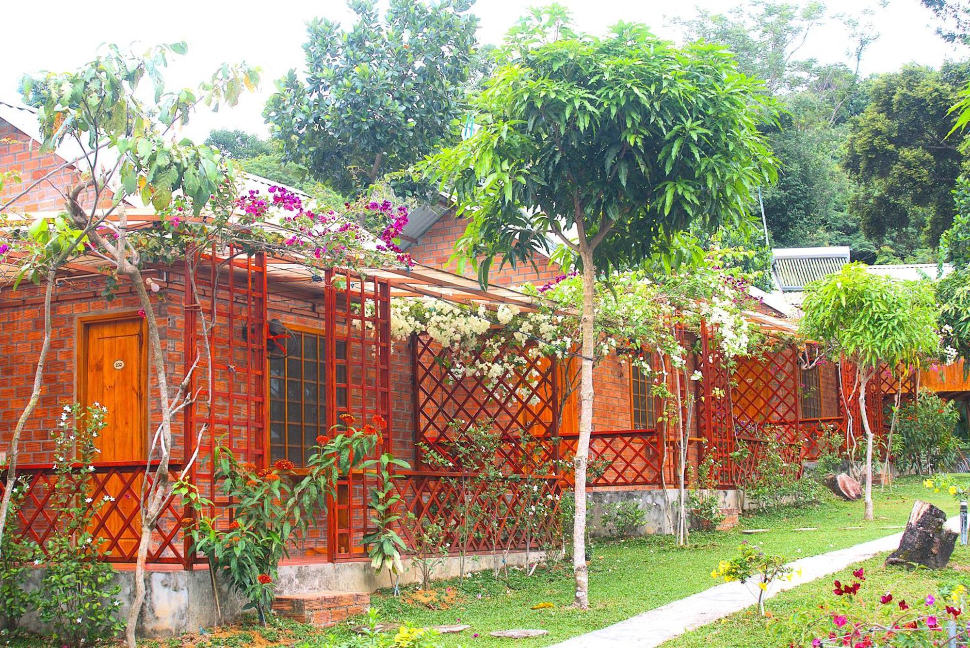 Phu Quoc Valley Sen Bungalow Exterior foto